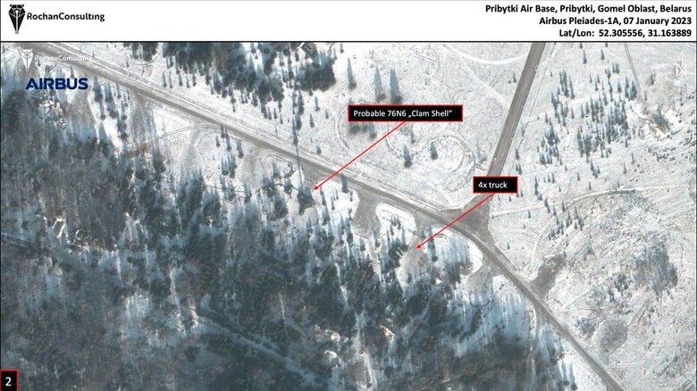 ЗРК С-300/400 и ЗРГК Панцирь: свежие спутниковые снимки военного аэродрома в Зябровке в Беларуси 03