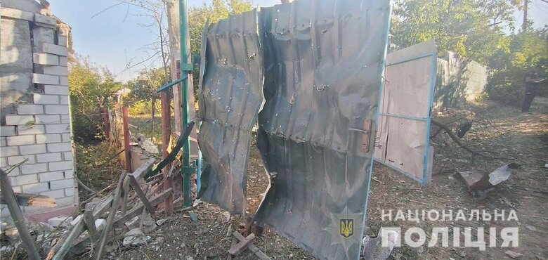 Наслідки російських обстрілів Миколаєва та області: пошкоджені будинки та підприємства, - Нацполіція 01