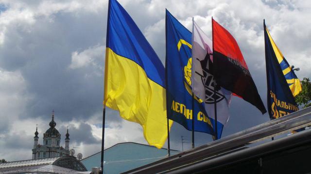 Poroshenko sign amnesty! car run started in Kyiv 03