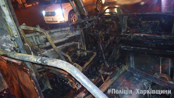 Маршрутка в Харкові загорілася під час руху, - Нацполіція 02