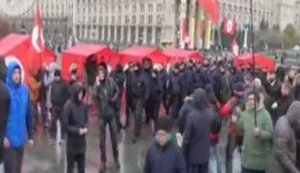 Полиция снесла палатку на митинге Балашова на Майдане. ВИДЕО