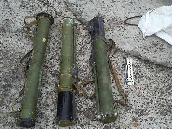 Житель Херсонщини знайшов у лісі мішок із гранатометами, - Нацполіція 01 Житель Херсонщини знайшов у лісі мішок із гранатометами, - Нацполіція 01