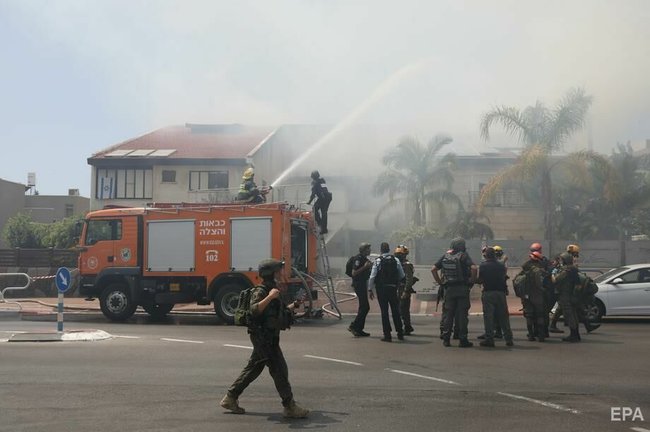 Ракетні обстріли і вуличні заворушення: кадри з Ізраїлю 09