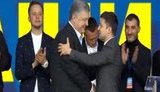 Порошенко и Зеленский закончили дебаты на НСК "Олимпийский" исполнением Гимна Украины