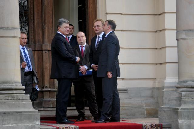 Голова Львівської ОДА Олег Синютка: Всі антипольські речі в Україні (як і антиукраїнські у Польщі) – це все справа окупанта 04 Голова Львівської ОДА Олег Синютка: Всі антипольські речі в Україні (як і антиукраїнські у Польщі) – це все справа окупанта 04