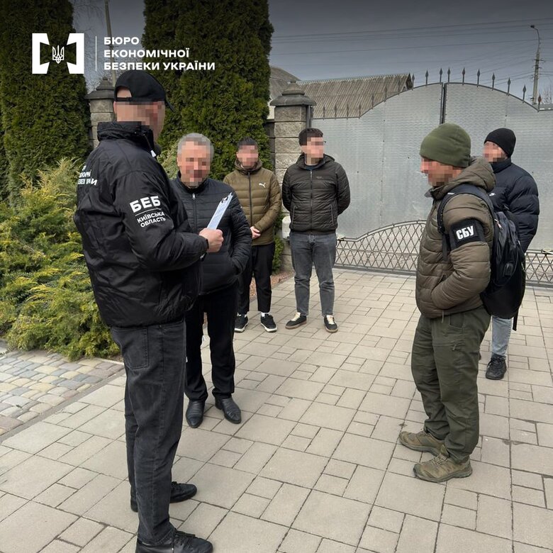 БЕБ ліквідувало незаконне виробництво алкоголю, організоване представниками УПЦ