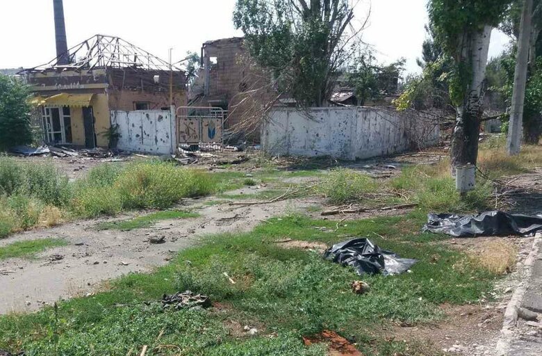 Тіла цивільних досі лежать на вулицях Маріуполя, окупанти відмовляються проводити поховання, - Андрющенко 03