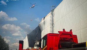 Атака РФ на Киевщину: продолжается тушение пожаров на логистических объектах. ВИДЕО+ФОТОрепортаж