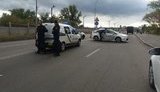 Невідомий на мосту Метро в Києві розпочав стрілянину і погрожує вибухами, проводиться спецоперація, - Крищенко. ФОТОрепортаж