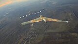 зенітний дрон доганяє російський безпілотник