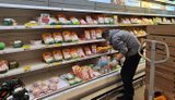 У Росії почали масово продавати прострочені продукти