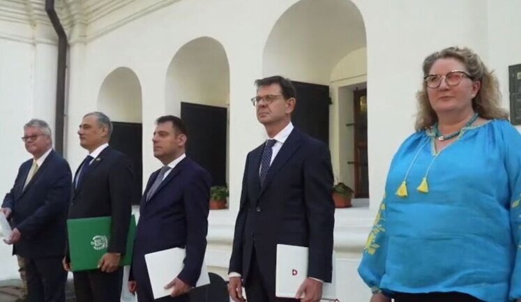 Zelenskyy accepts credentials from ambassadors of Norway, Switzerland, Azerbaijan, Pakistan and Iceland. VIDEO