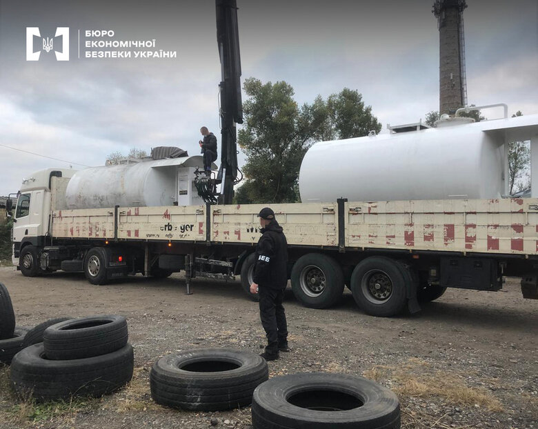 БЕБ викрило три нелегальні АЗС на Київщині
