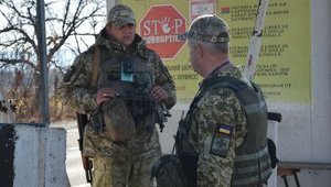 В Госпогранслужбе напоминают, что прохождение контроля на КПВВ на Донбассе бесплатно