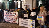 "Путін, досить крові", - активісти пікетували посольство РФ у Варшаві з вимогою звільнення українських моряків. ВІДЕО+ФОТО