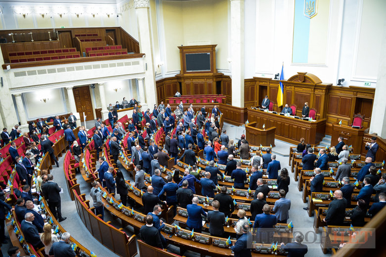 Рассказ Культенко Новинскому, Трухину и Кузьминых, приглашение Бондарь на вечеринку при свечах и сообщение Котик, дай деньги Васильеву, - работа ВР 22 февраля 17