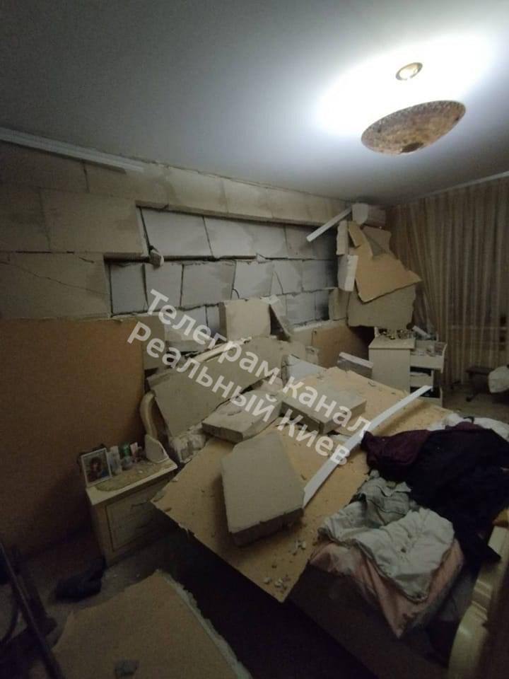 У Києві на Троєщині у багатоповерхівці стався вибух газового балона 02 У Києві на Троєщині у багатоповерхівці стався вибух газового балона 02