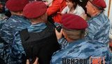 Предприниматели на "Лесной" разбились на мобильные бригады и несут ночное дежурство. Власть отключила на рынке электричество