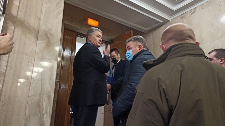 Poroshenko Refuses To Testify At SBI, Leaves Its Building 06