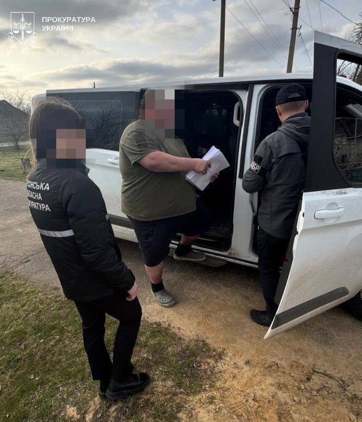 Незаконна вирубка на 8 млн грн: на Херсонщині викрили посадовців лісової галузі 🌲