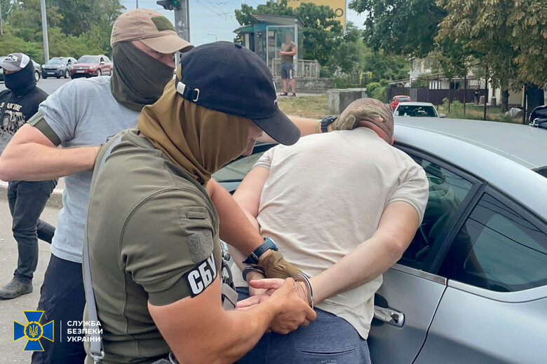 У Києві, Миколаєві та Львові ліквідовано схеми вивозу призовників за кордон, вартість могла перевищувати $15 тис., - СБУ 01