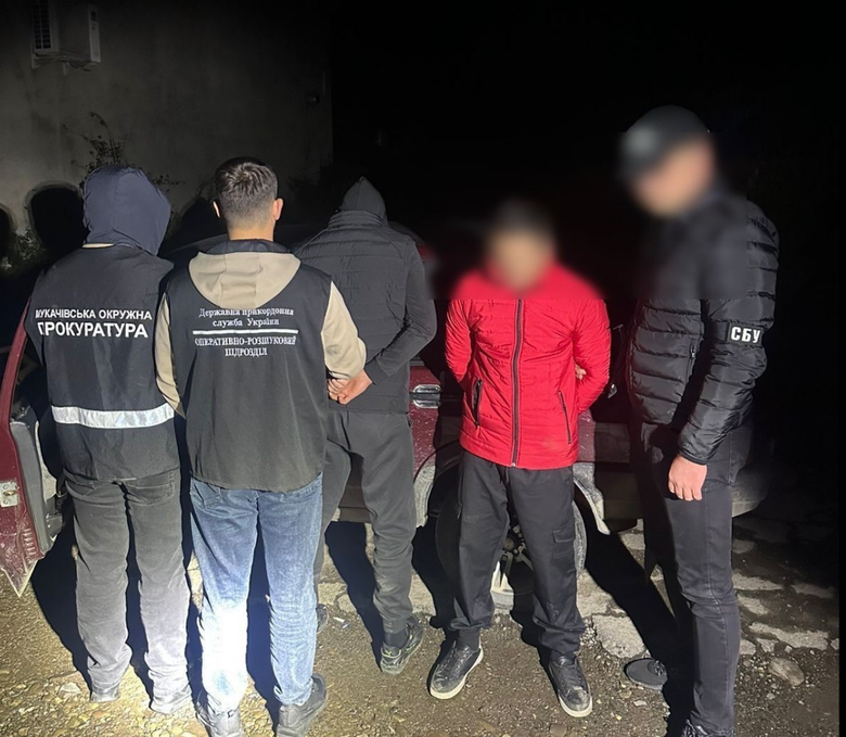 Пограничники разоблачили группу лиц