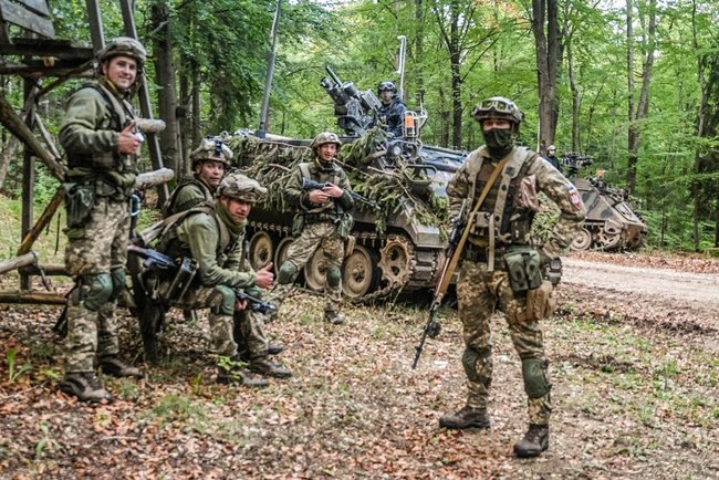 Через рішучі дії українських десантників керівництво навчань Saber Junction-2018 оголосило паузу для коригування плану проведення маневрів 04