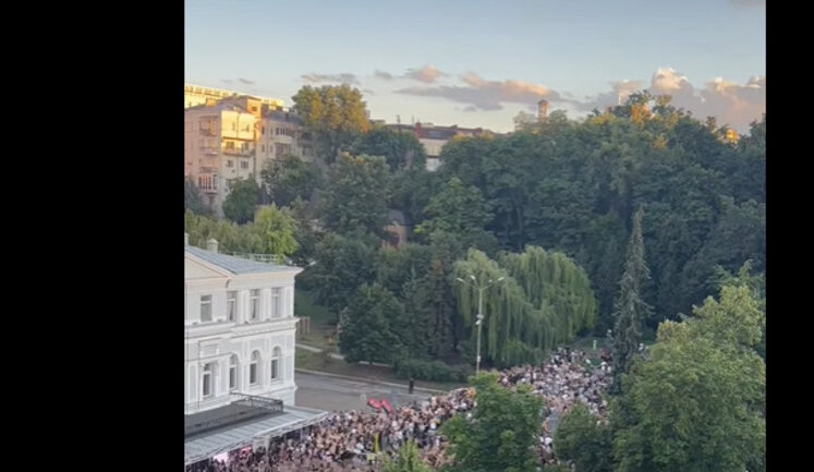 "Русня вбиває, влада добиває": в Києві триває акція проти закону №12414. ВІДЕО+ФОТОрепортаж (оновлено)