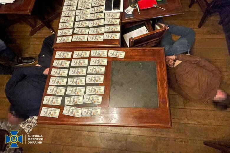 На Вінниччині полковнику СБУ пропонували 1 млн доларів хабаря