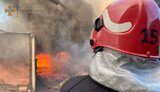 2-поверхова будівля загорілася в Голосіївському районі Києва, вогонь перекинувся на гаражі, - ДСНС. ФОТОрепортаж