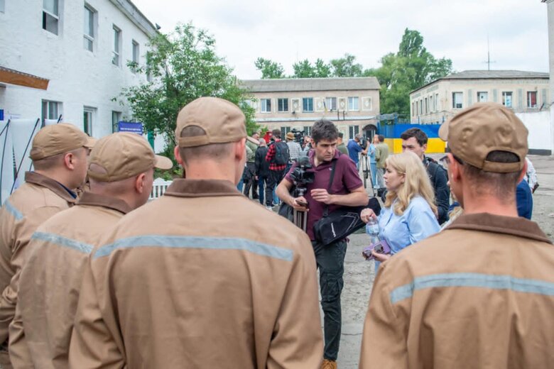 Розмова командирів з ув'язненими для мобілізації
