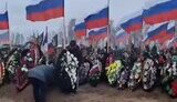 російське військове кладовище у невеликому містечку