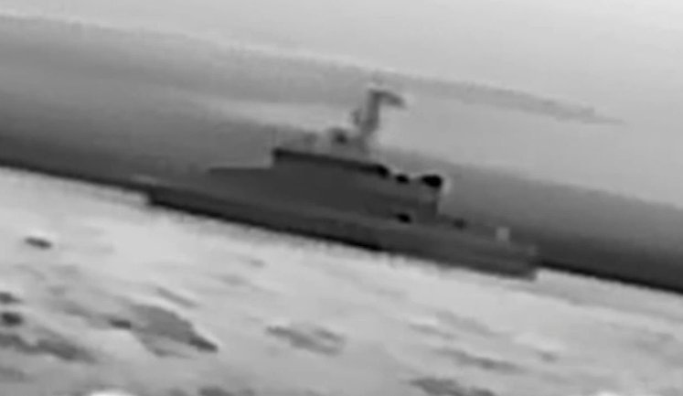 ВМС уразили російські катери "Соболь" та "Грачонок", що охороняли Керченський міст. ВIДЕО