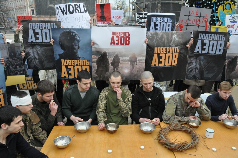 Action AZOV Regiment: Christmas in captivity took place in center of Kyiv 53