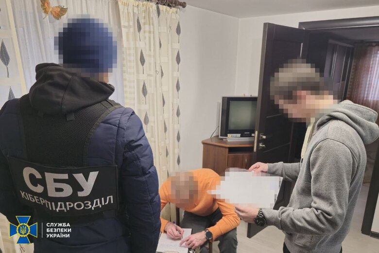 Затримано двох коригувальників, які наводили ракети в трьох областях