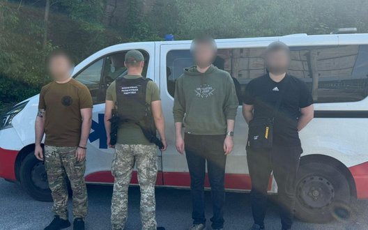 Волонтерське авто використали для втечі за кордон - прикордонники викрили схему на Буковині