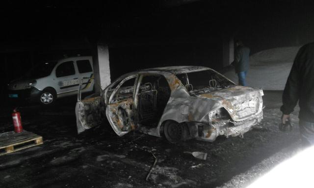 За добу в столиці згоріли три машини 02 За добу в столиці згоріли три машини 02
