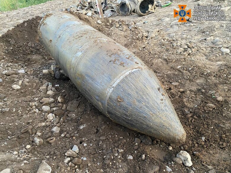 Сапери вилучили бойові частини ракет 