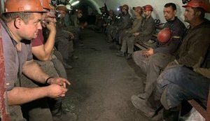 29 шахтеров третий день подряд отказываются подняться на поверхность из шахты на Львовщине из-за долгов по зарплате