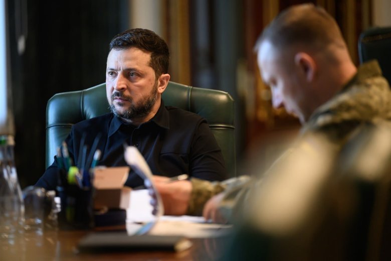 Зеленский заслушал доклад Драпатого и Хмары