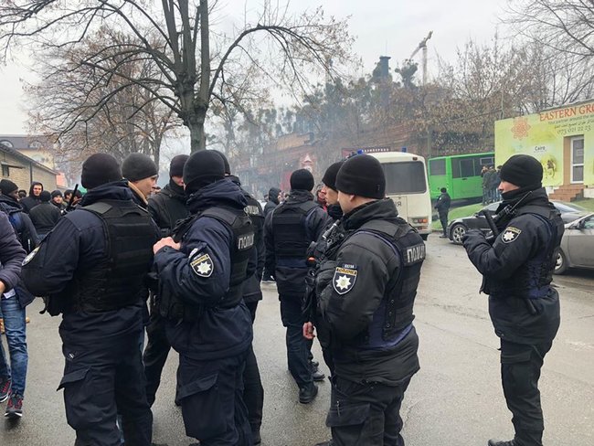 Миграционная служба устроила облаву на нелегалов на выходе из мечети, - Чубаров 04 Миграционная служба устроила облаву на нелегалов на выходе из мечети, - Чубаров 04