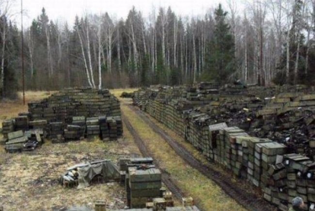 Рік тому Бутусов попередив, що росіяни підірвуть арсенал в Ічні 01