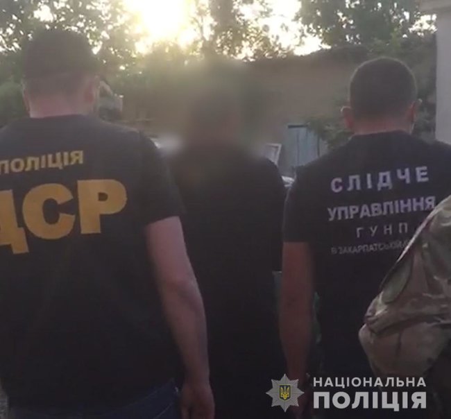 Кримінального авторитета з двома подільниками затримали на Закарпатті 02