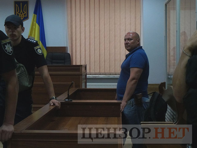 Вимкнення електропостачання, самовідвід судді та мітинг: Шевченківський райсуд Києва розглядає клопотання про арешт київського догхантера Святогора 06