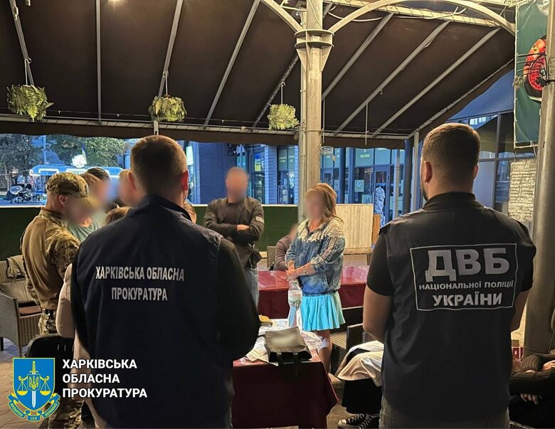 У Харкові затримали жінку, яка за 29 тис. доларів допомагала чоловікам оформлювати фейкову інвалідність