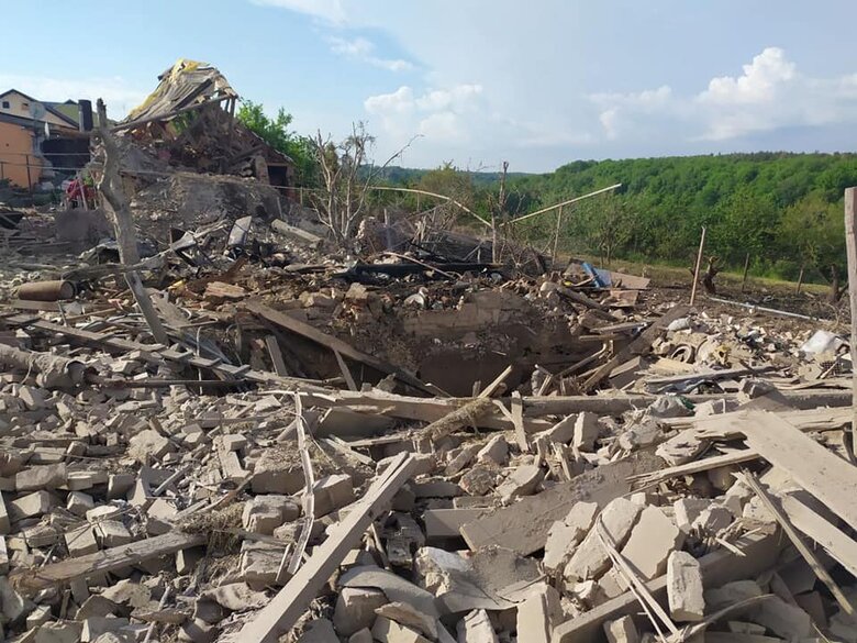 Enemy plane struck three rocket attacks on Sumy region, three people are wounded, and big destructions in households, - Zhyvytskyi 01