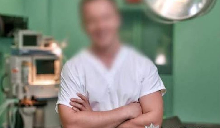 Пластичний хірург понівечив обличчя пацієнтки під час операції у Києві: йому повідомлено про підозру
