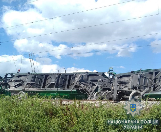Вантажний потяг зійшов із рейок в Одеській області, рух у напрямку Одеса - Київ призупинено 01