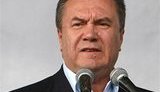 Янукович пригрозил заменить Яценюка временным президиумом