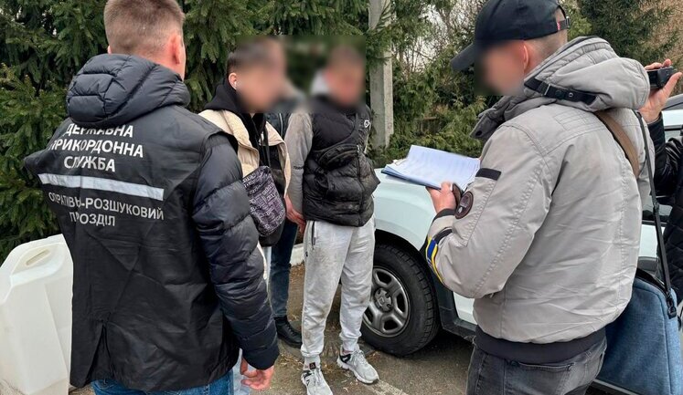 Man detained for smuggling draft evaders abroad for $4,000 in Volyn region – SBGS. PHOTOS